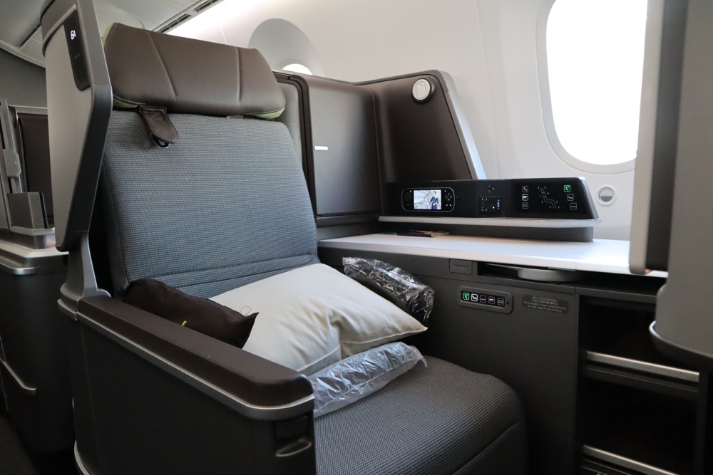 EVA Air 787 business class