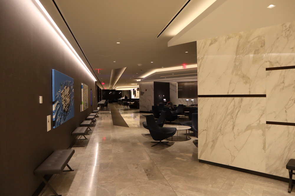 United Polaris Lounge Newark – Leaving the lounge