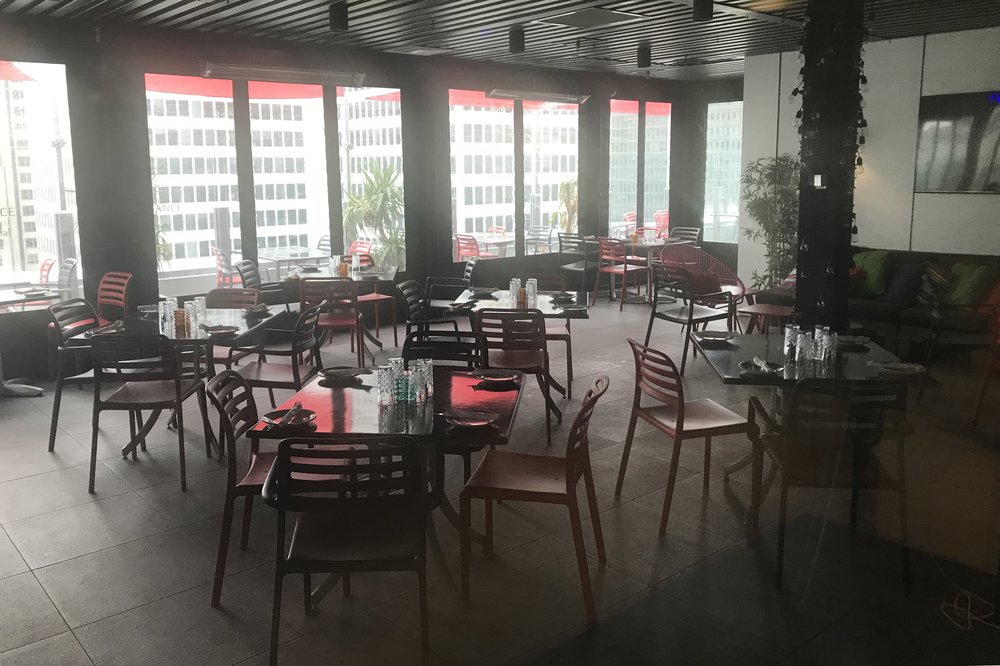 Renaissance Montreal Downtown – AIR Rooftop Patio