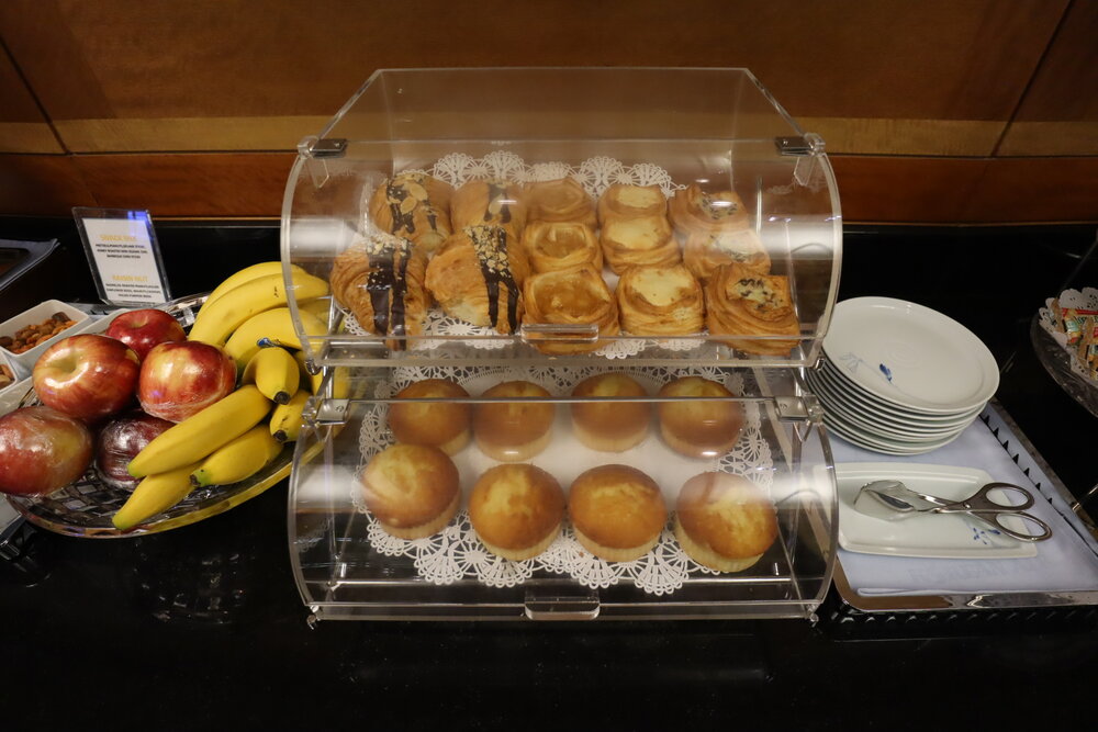 Korean Air First Class Lounge New York JFK – Pastries