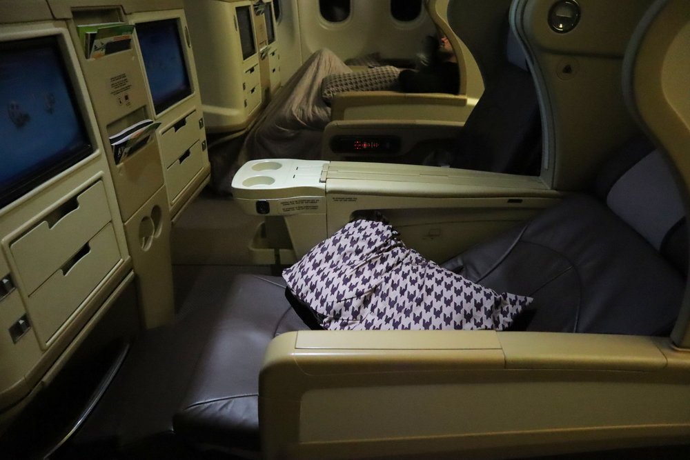 Singapore Airlines A330 business class – Angled-flat seats