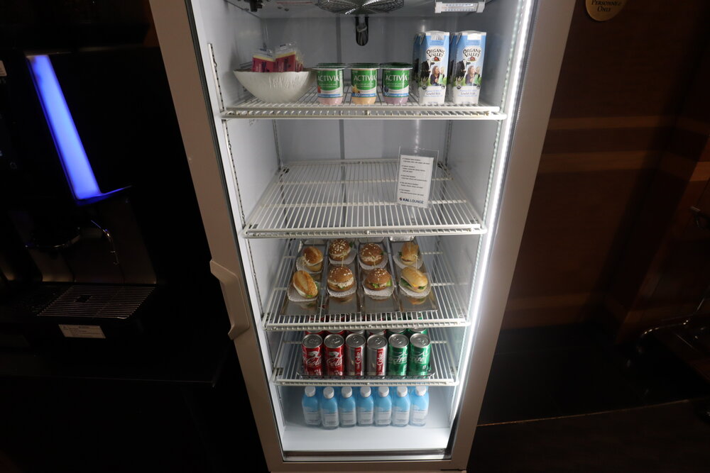 Korean Air First Class Lounge New York JFK – Refrigerated drinks and snacks