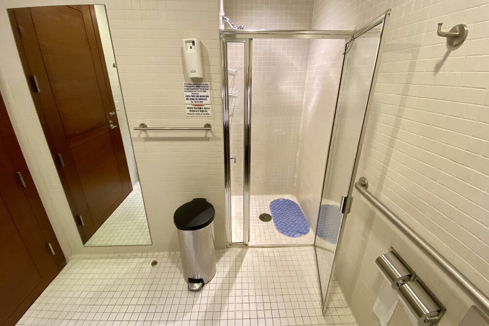 Korean Air Business Class Lounge New York JFK – Shower room