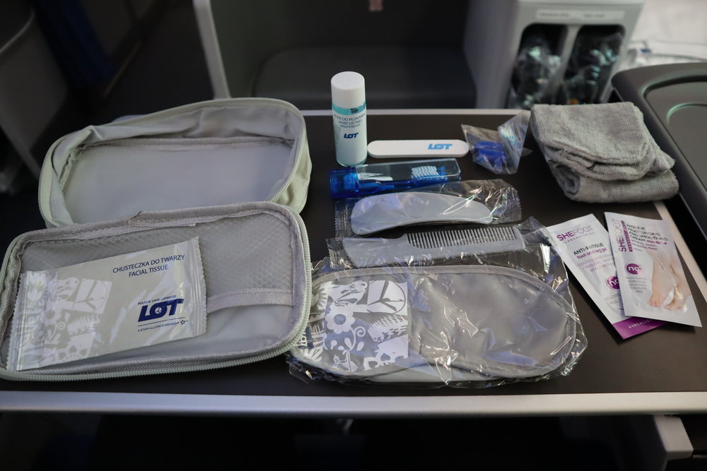 LOT Polish Airlines business class – Amenity kit contents