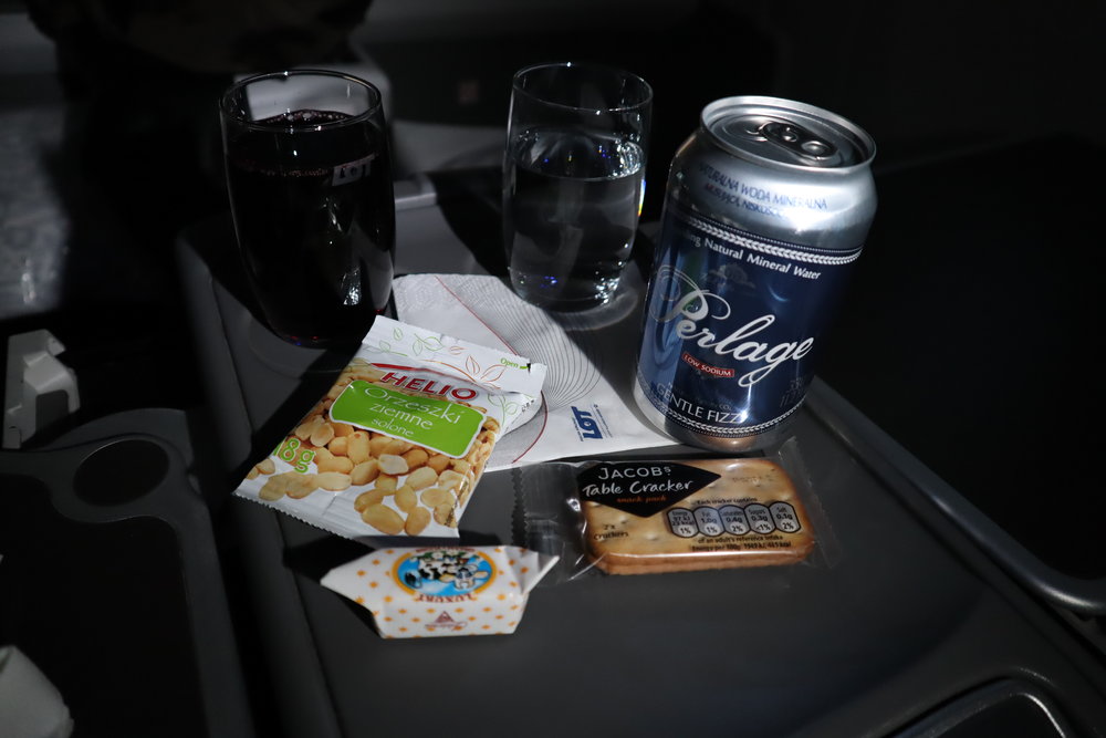 LOT Polish Airlines business class – Wine and snacks