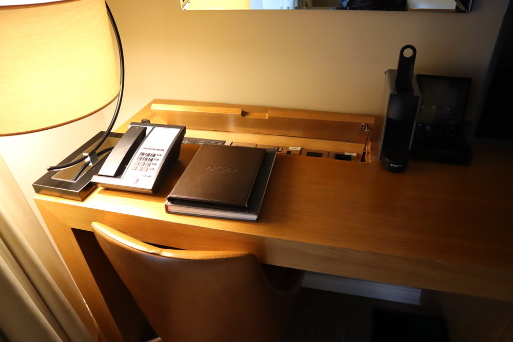 St. Pancras Renaissance Hotel London – Desk