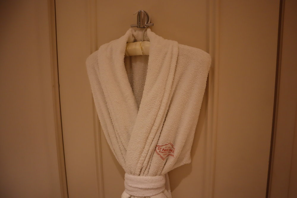 St. Pancras Renaissance Hotel London – Bathrobe