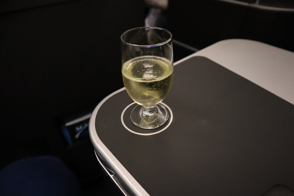 SAS business class – Welcome champagne