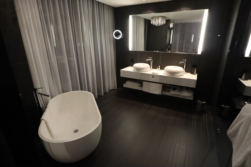 Kameha Grand Zurich – Executive Suite bathroom