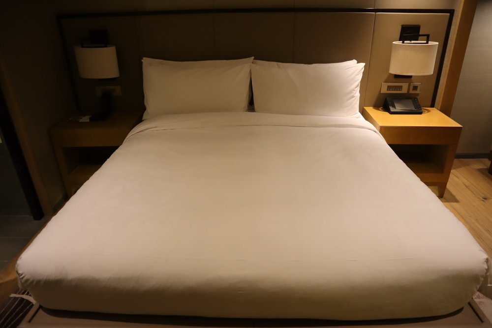 JW Marriott Dongdaemun Square Seoul – King bed