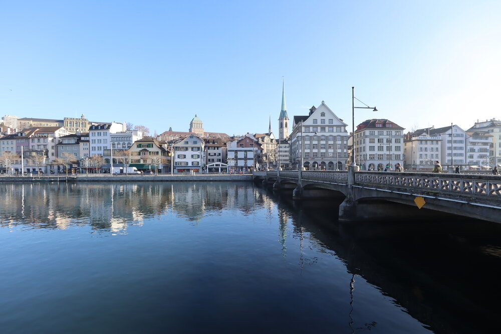 Walking along the Limmat