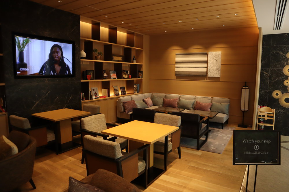 The Prince Sakura Tower Tokyo – Executive Lounge seating