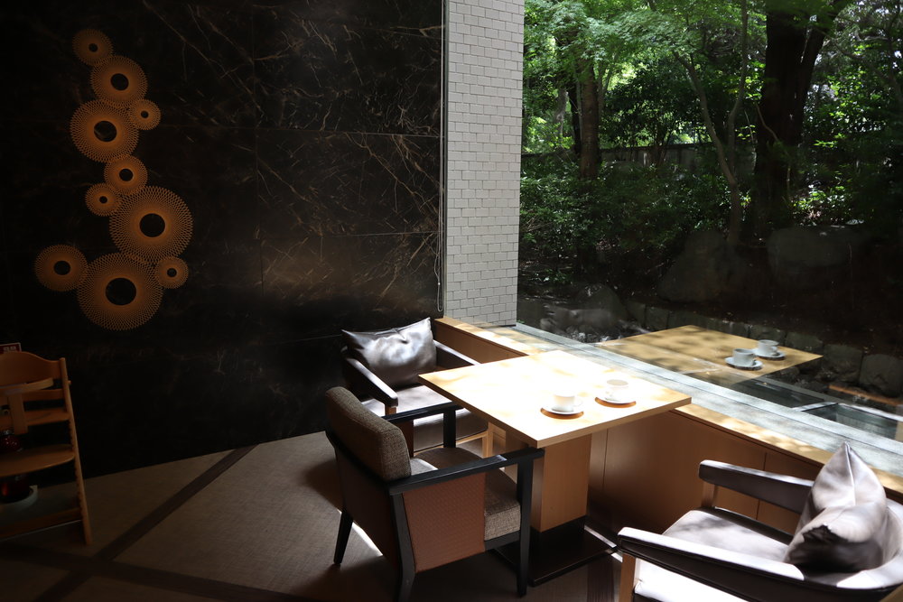 The Prince Sakura Tower Tokyo – Executive Lounge seating