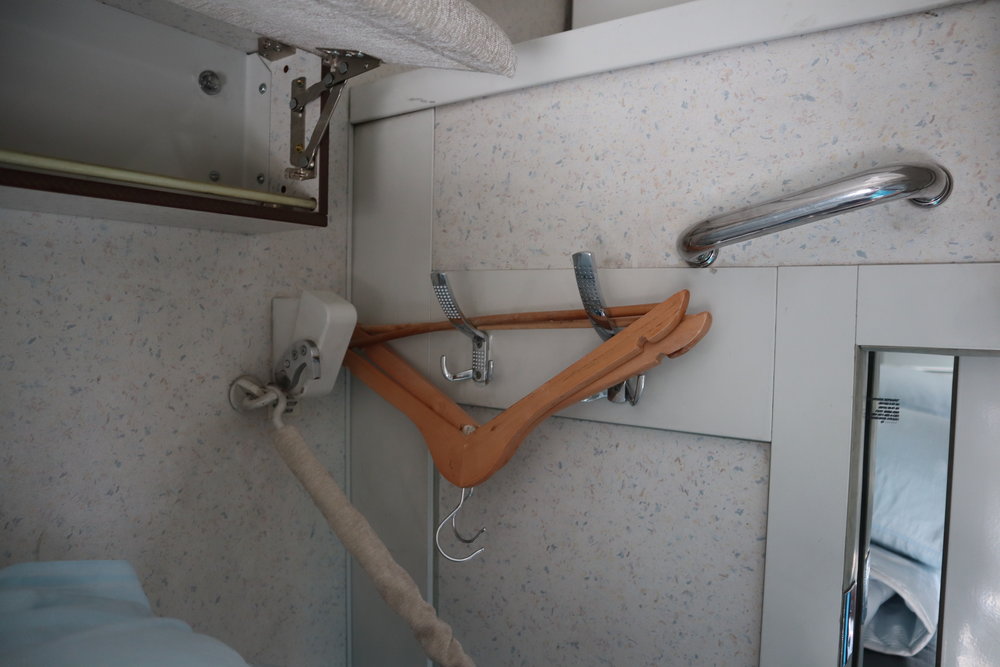 Trans-Mongolian Railway (RZD) Second Class – Coat hangers and hooks