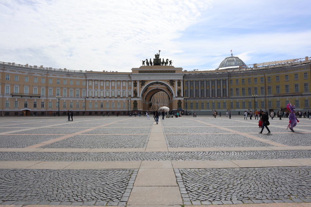 The General Staff building on Palace Square, facing the Hermitage