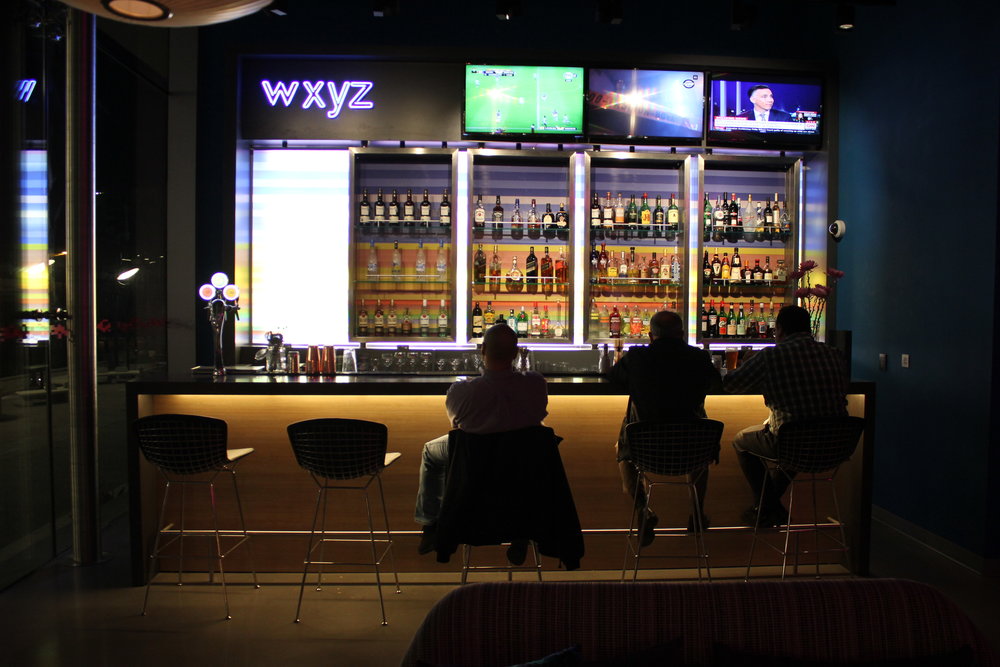 Aloft Montevideo – WXYZ bar