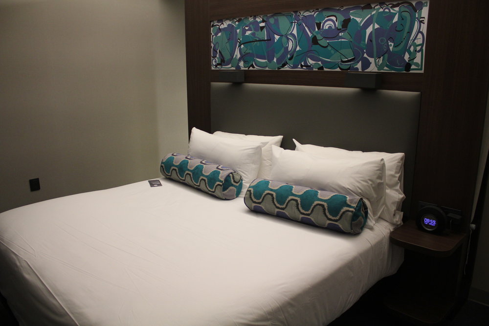 Aloft Montevideo – King bed