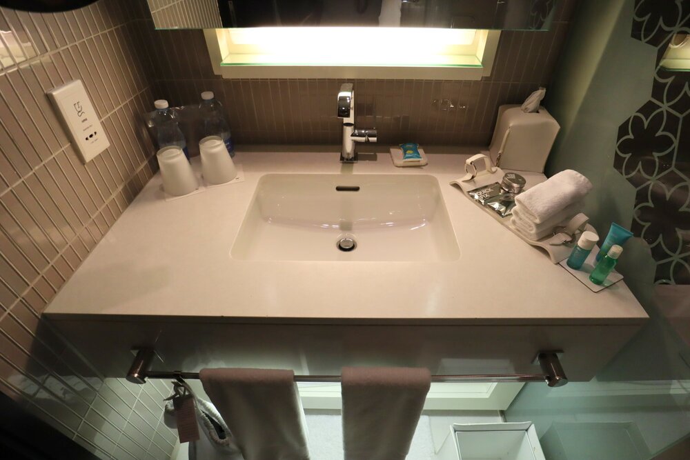 W Doha – Spectacular Room sink