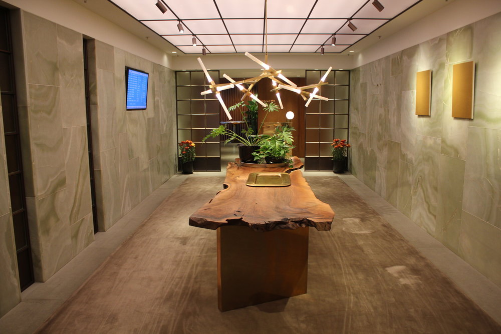 The Pier First Class Lounge by Cathay Pacific – Hallway