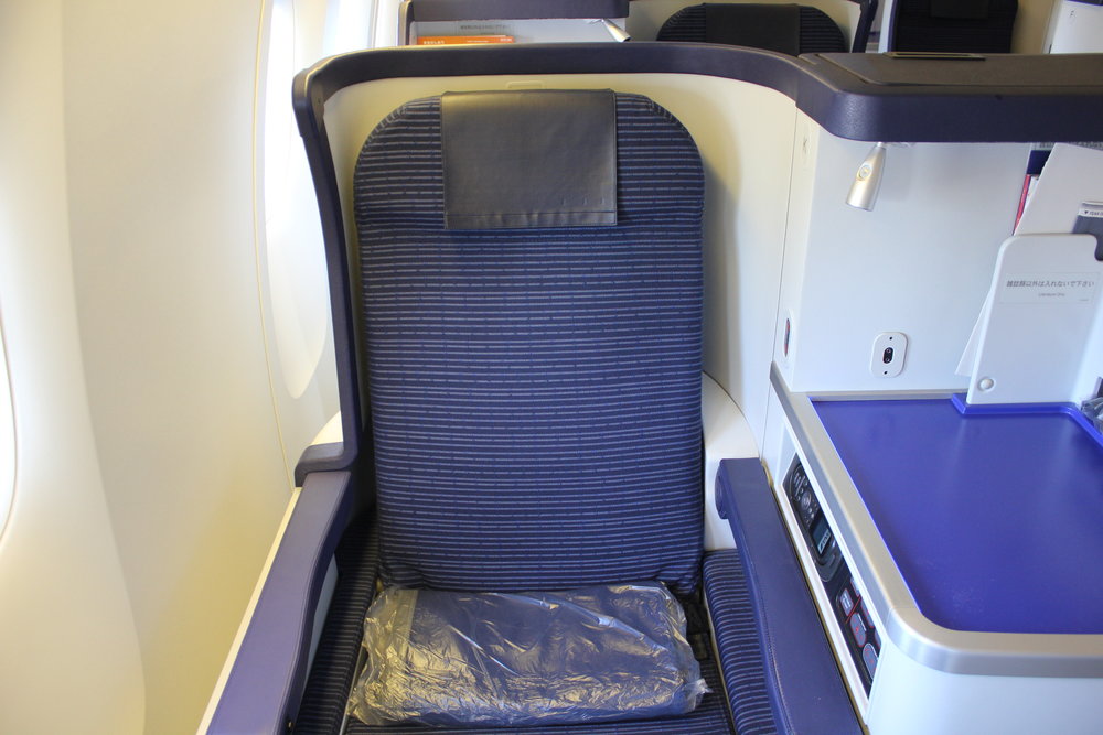 ANA 777 business class – Seat 12K