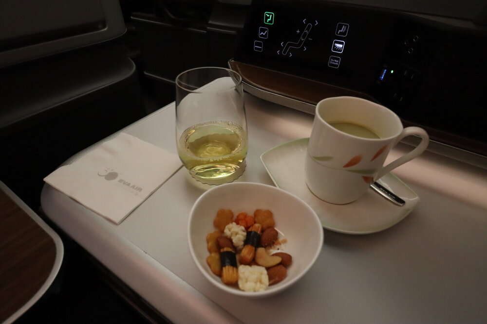 EVA Air business class – Drink service