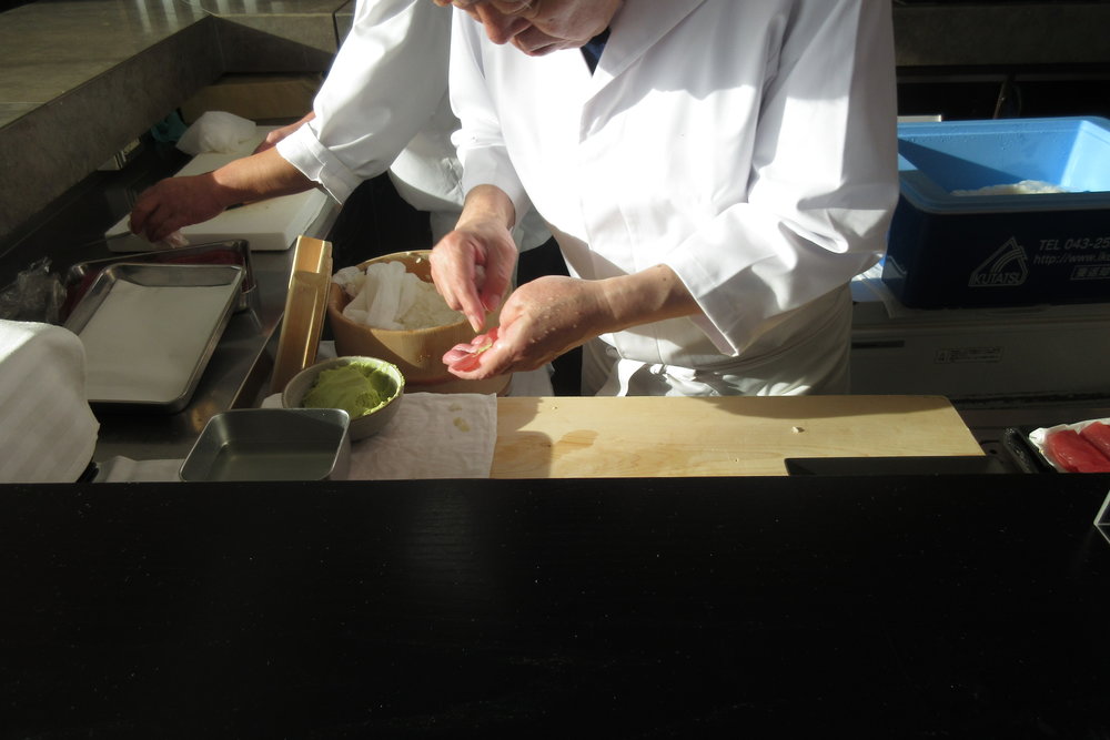 Japan Airlines First Class Lounge Tokyo Narita – Sushi chefs at work