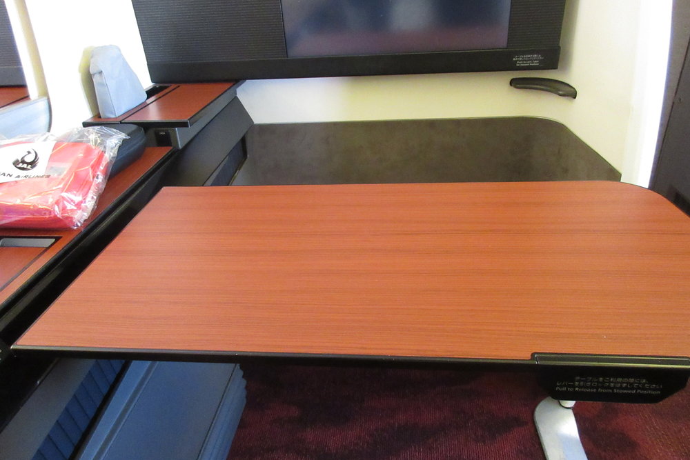 Japan Airlines First Class – Tray table