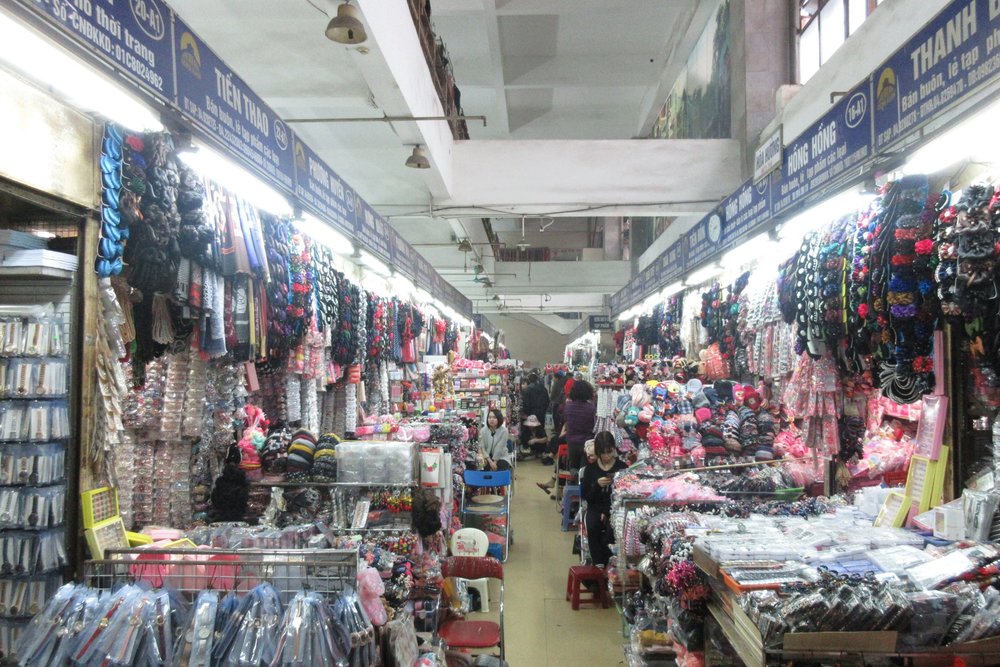 Old Quarter, Hanoi – Dong Xuan Market interior