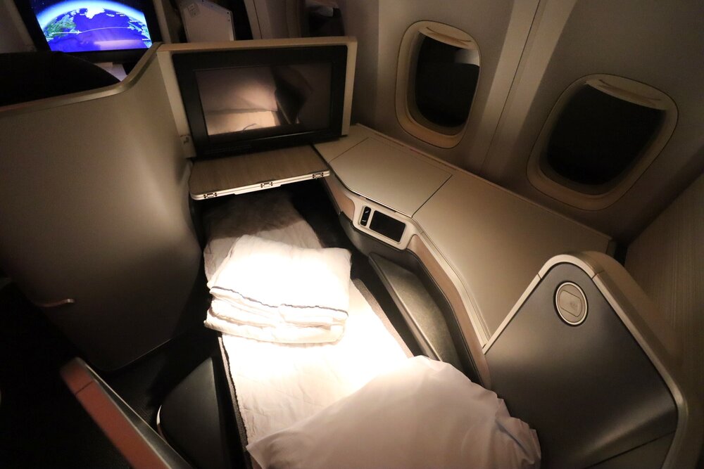 Air Canada 777 business class – Lie-flat bed