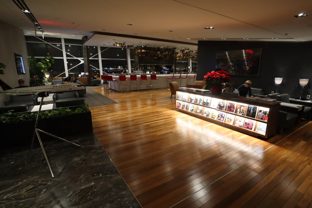 Air Canada Maple Leaf Lounge Montreal (Int’l) – Entryway