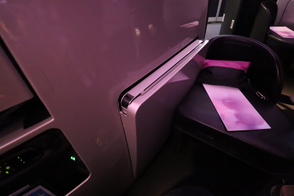 Air New Zealand business class – Tray table