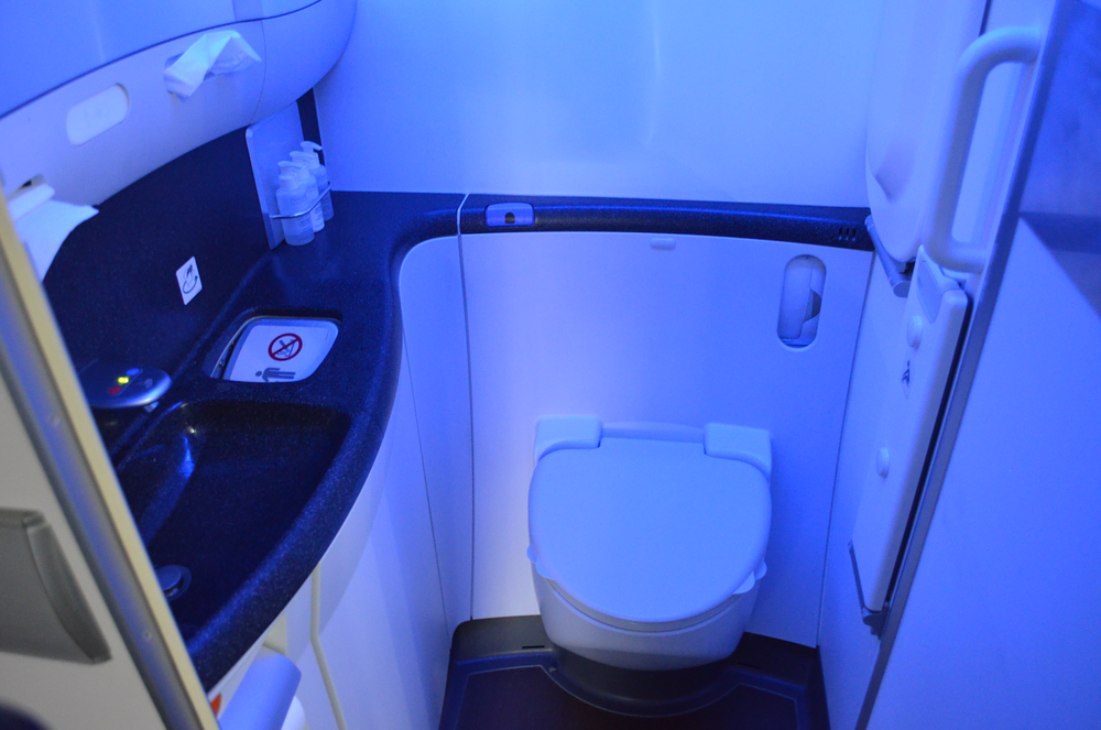 British Airways 787 business class – Restroom