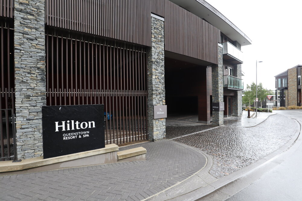 Hilton Queenstown – Entrance