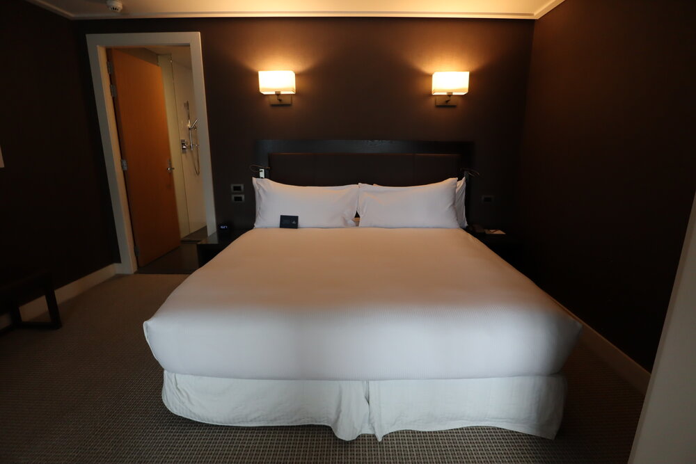 Hilton Queenstown – King bed