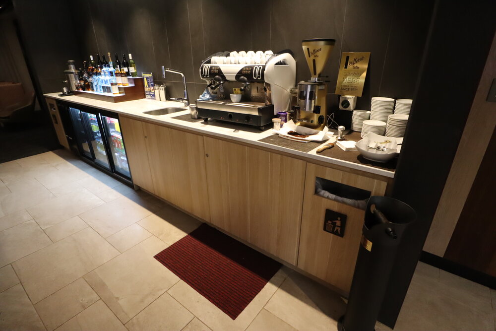 Fiji Airways Premier Lounge Nadi – Espresso machine