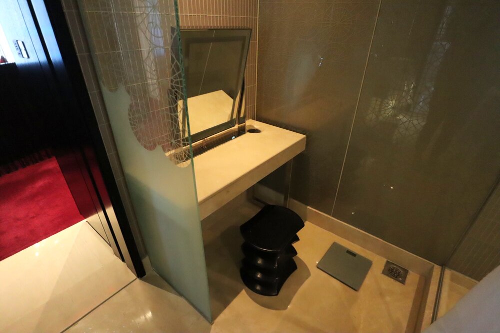 W Doha – WOW Suite vanity