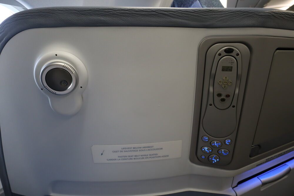 Air Canada A330 business class – Reading light and control panel