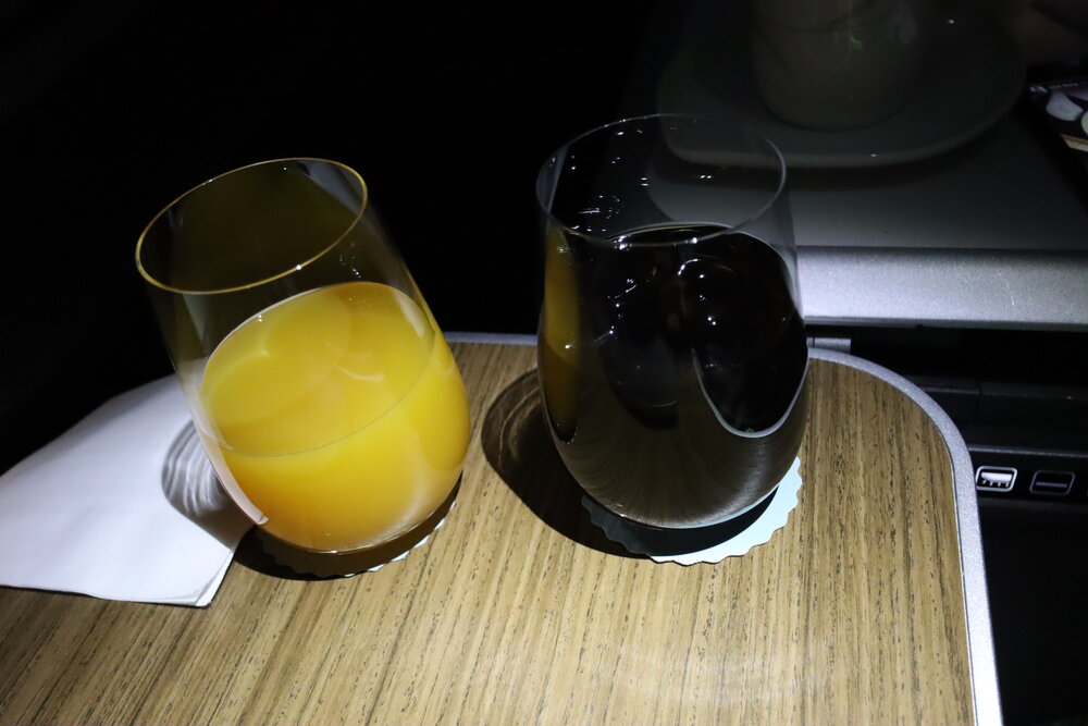 EVA Air 787 business class – Orange juice and iced coffee