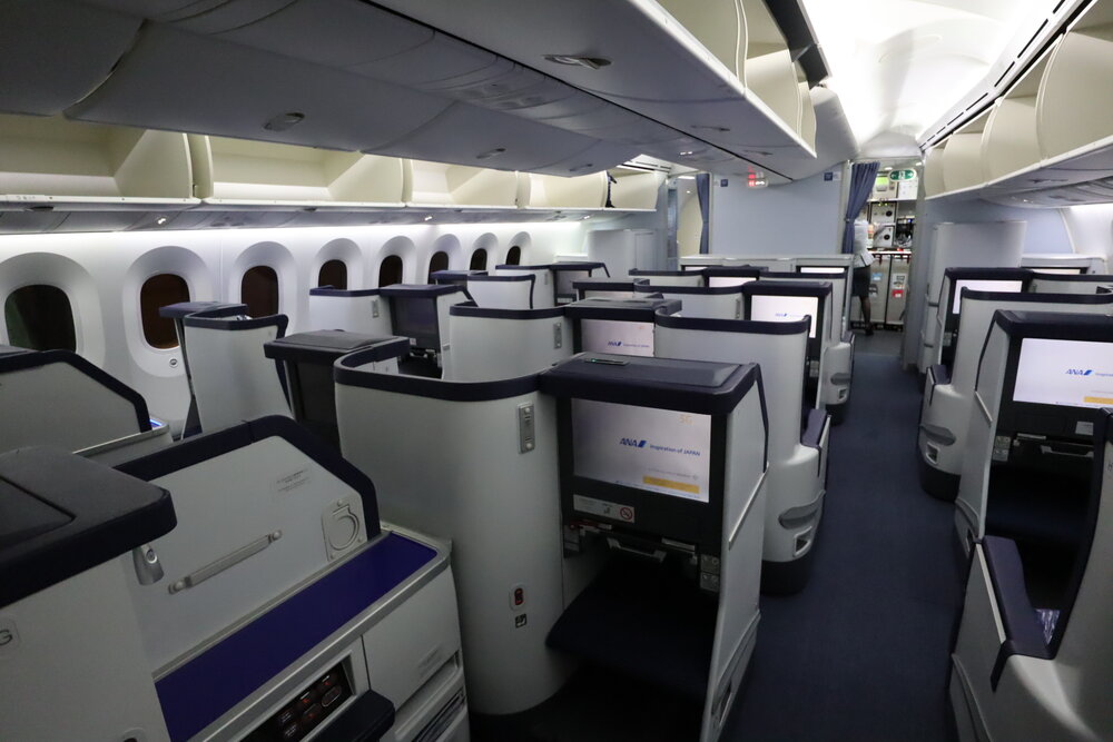 ANA 787 business class – Cabin