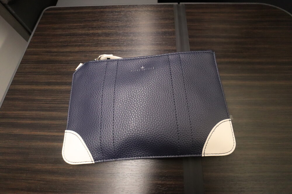 ANA 777 new business class – Amenity kit