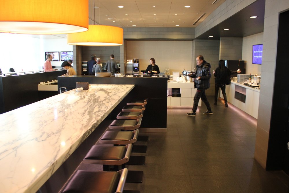 ANA Business Lounge Tokyo Haneda – Buffet area