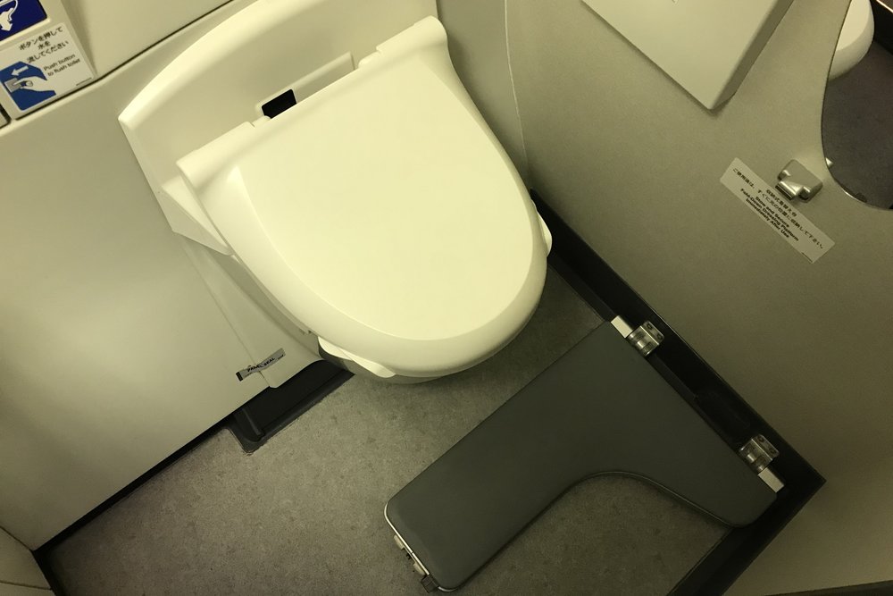 ANA First Class – Restroom