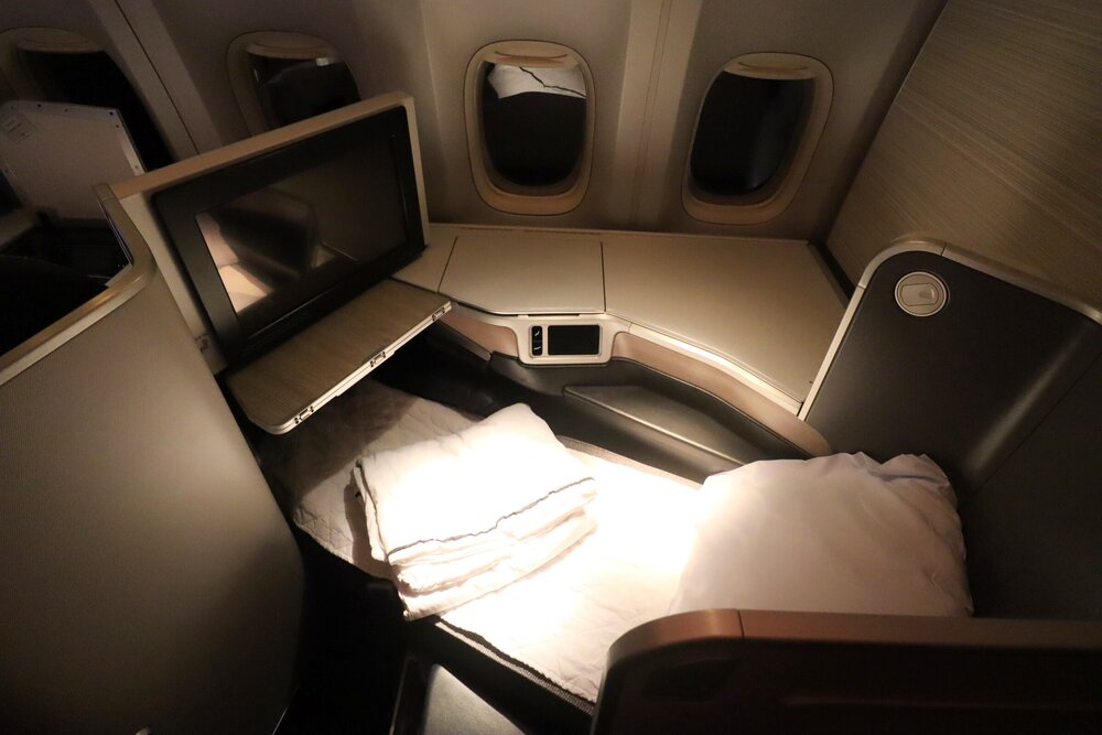 Air Canada 777 business class – Lie-flat bed