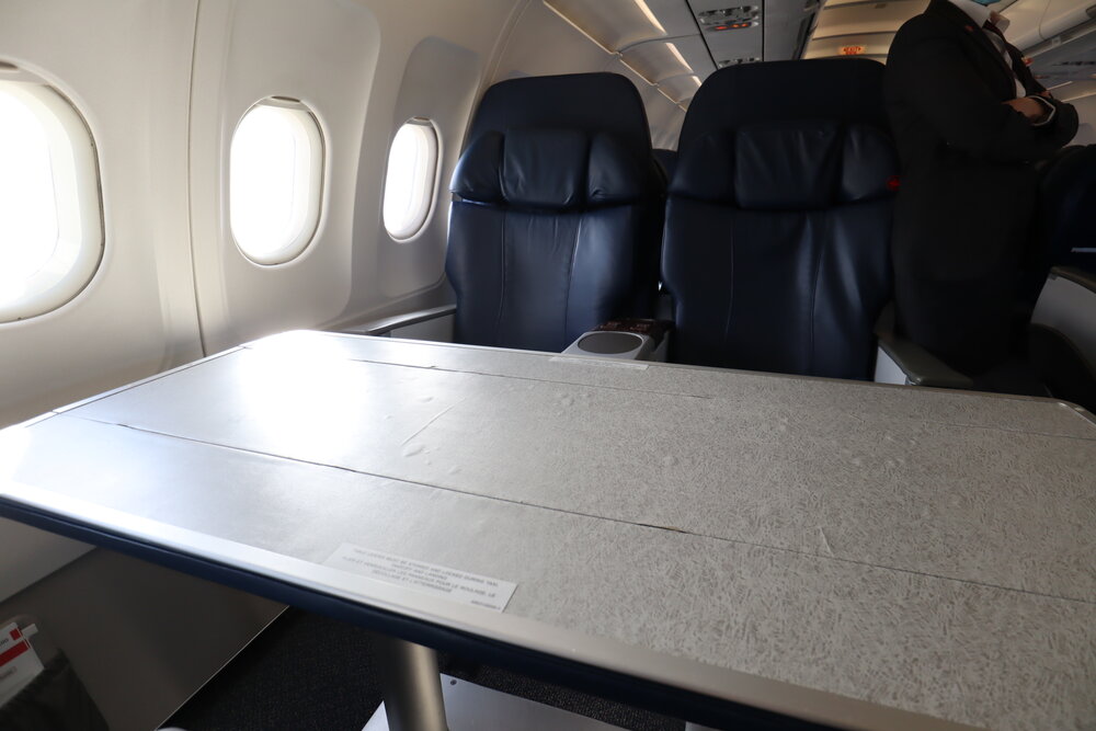 Air Canada Jetz A319 – Communal table