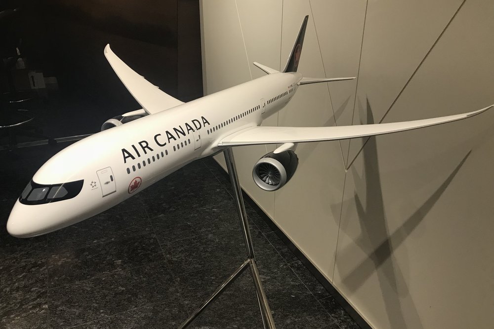 Air Canada Maple Leaf Lounge Calgary (Domestic) – Air Canada 787 model airplane