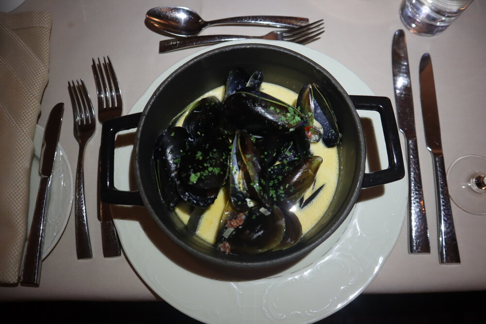 Al Maha Desert Resort Dubai – Mussels &amp; fries