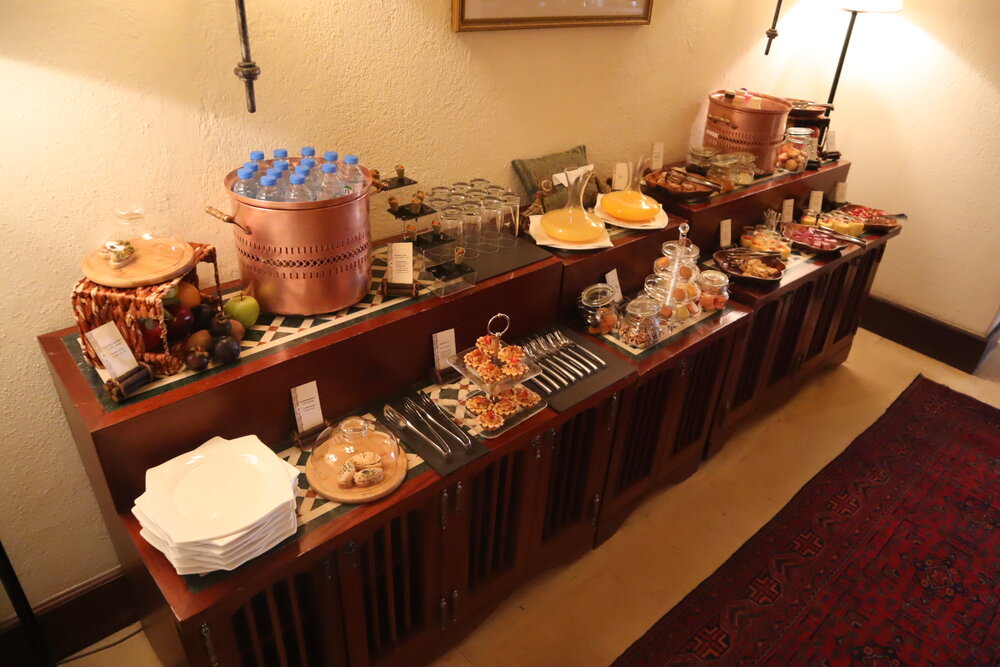 Al Maha Desert Resort Dubai – Snack spread