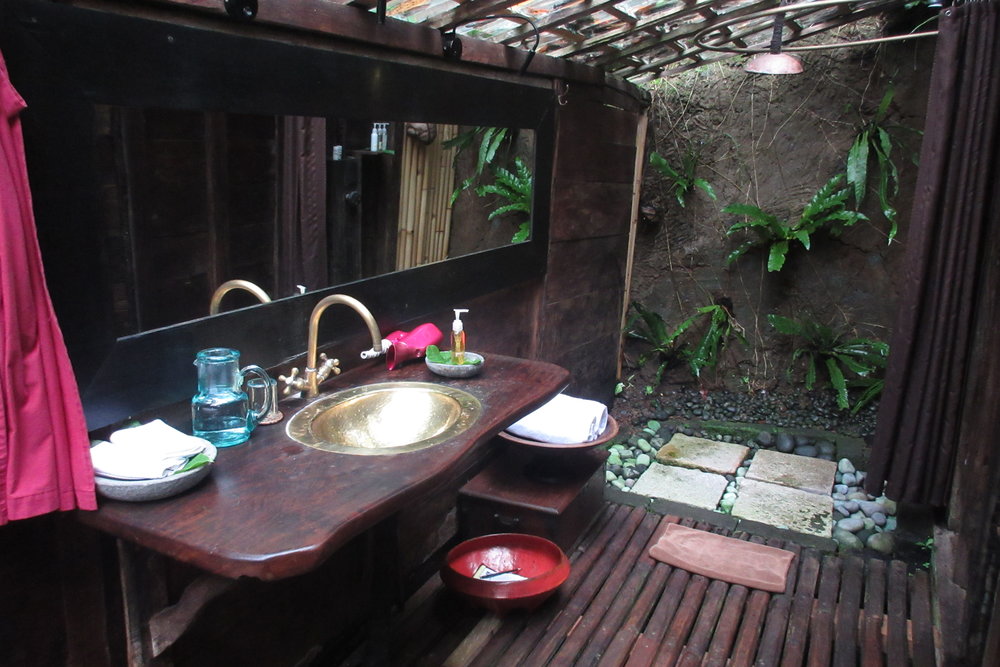 Bambu Indah Ubud – Udang House bathroom