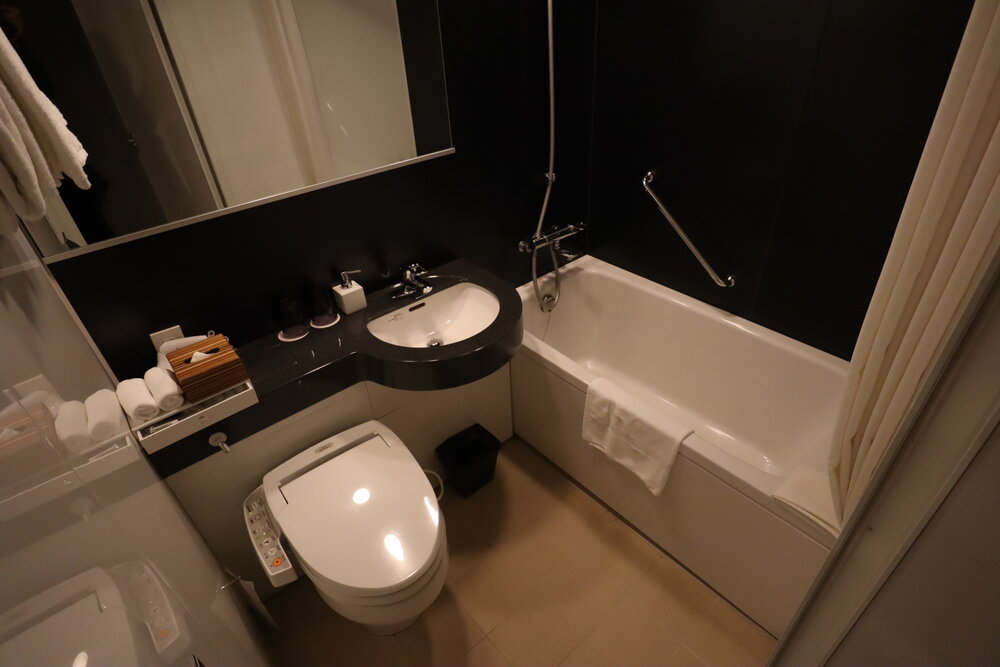 Courtyard Tokyo Station – Bathroom