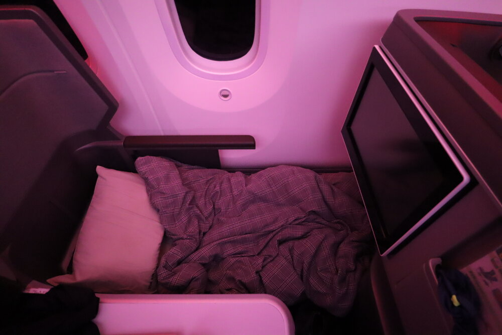 EVA Air 787 business class – Lie-flat bed